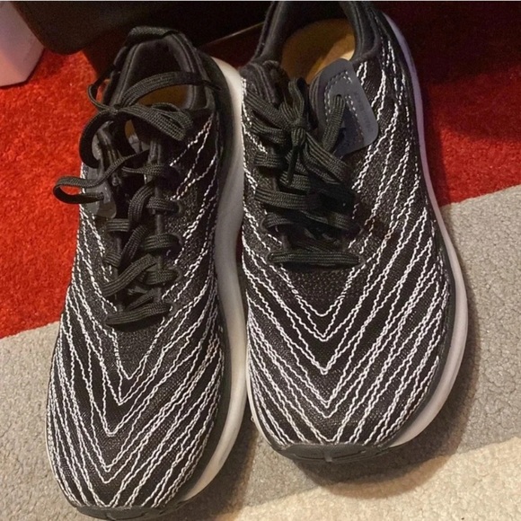 Brandblack tarantula running Black/ white Sneakers Vibram Sole Women's Size 8 - Picture 2 of 4